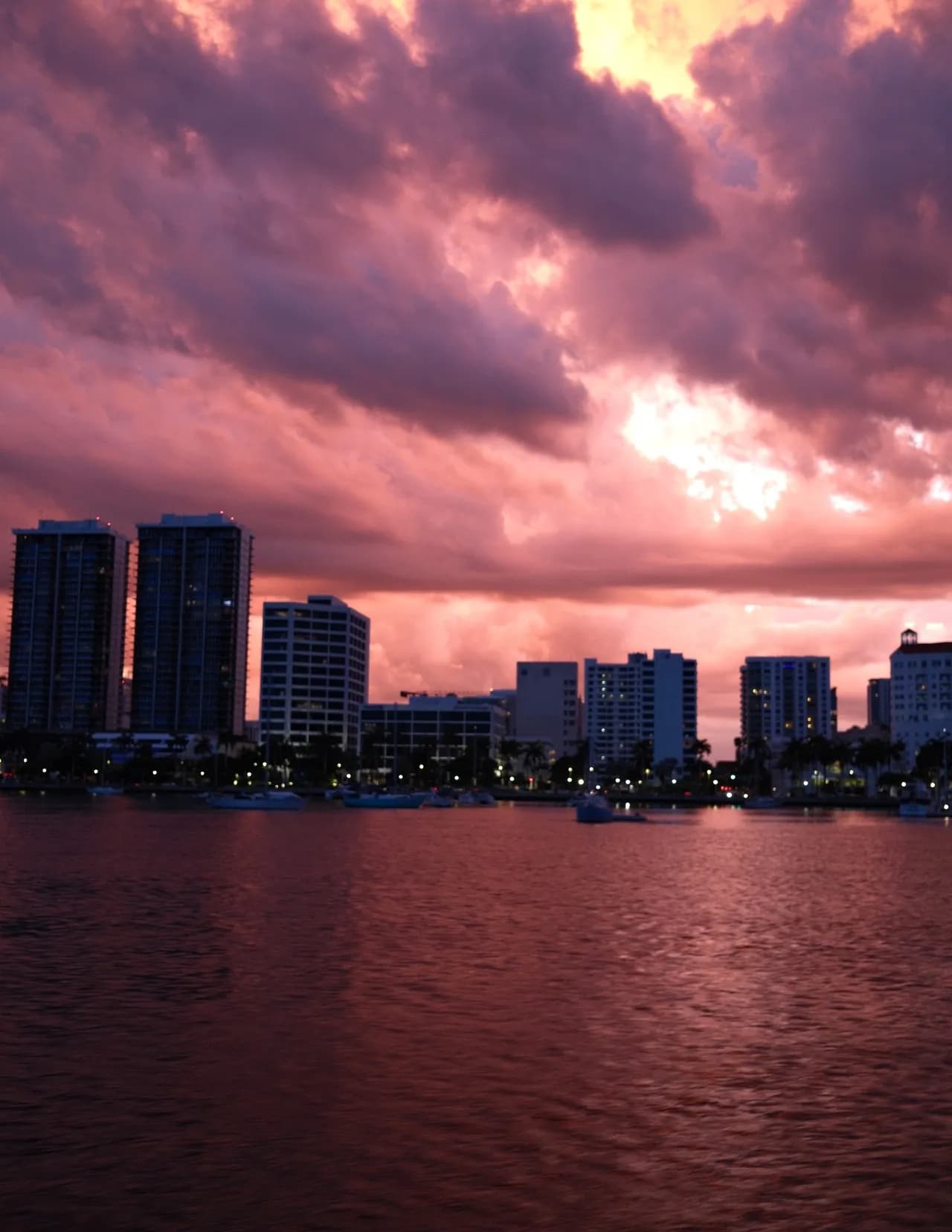 Chaviano image