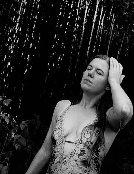 Amanda Lynn image