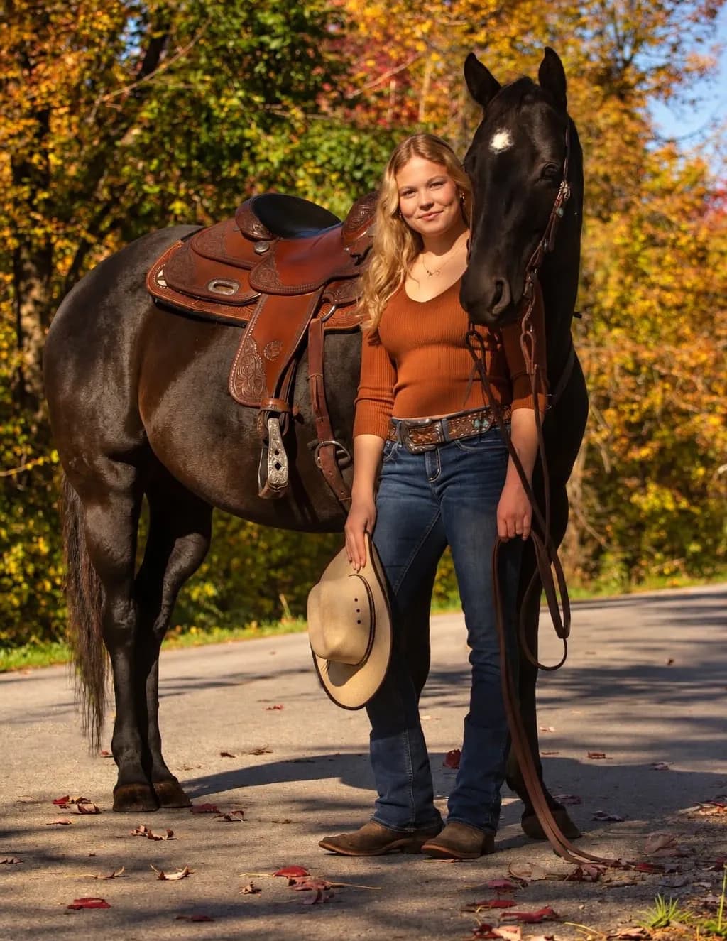 Nikki Hickey image