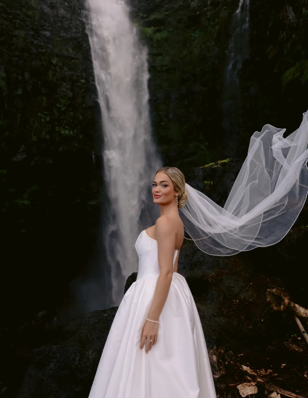 By Hailey Nicole image