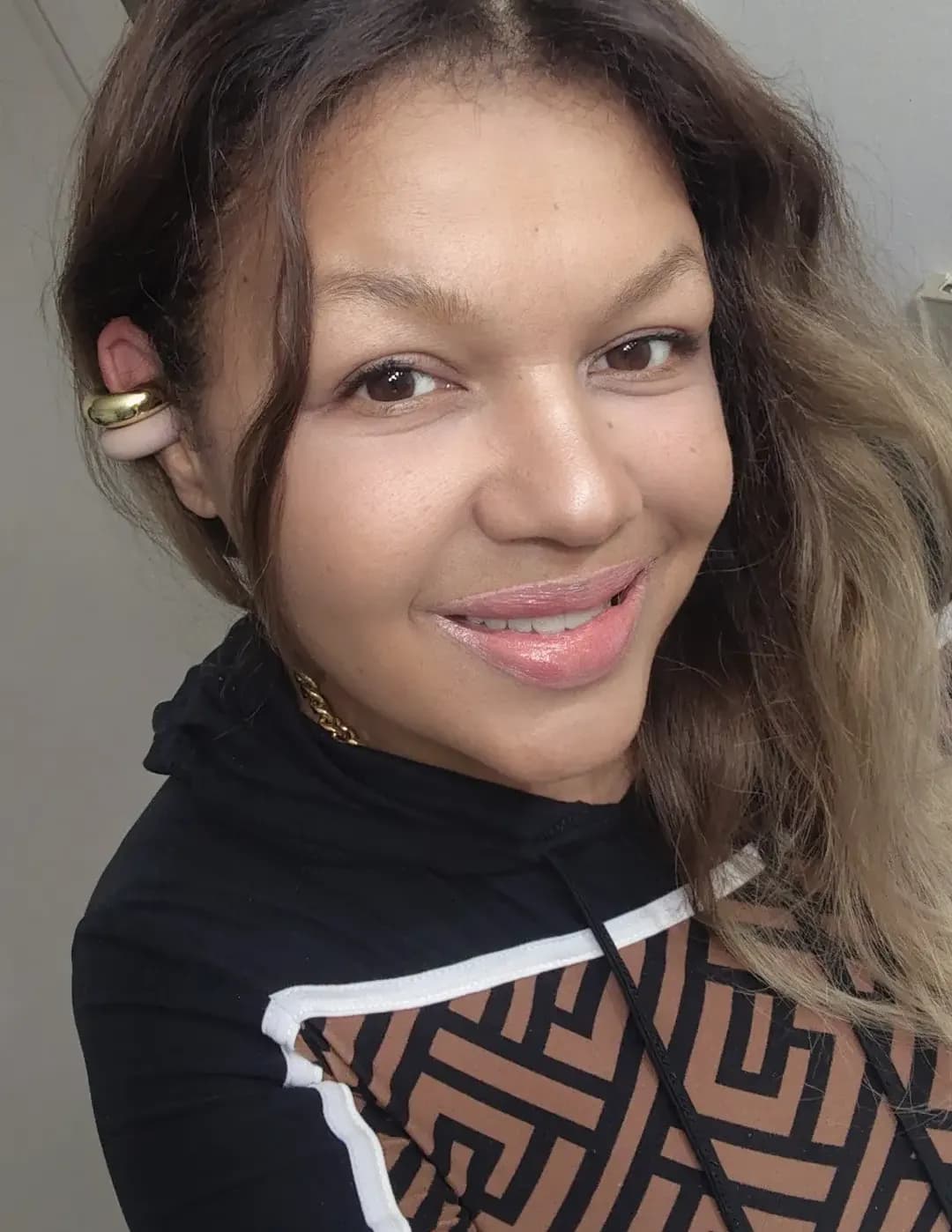 KARYLOVE image