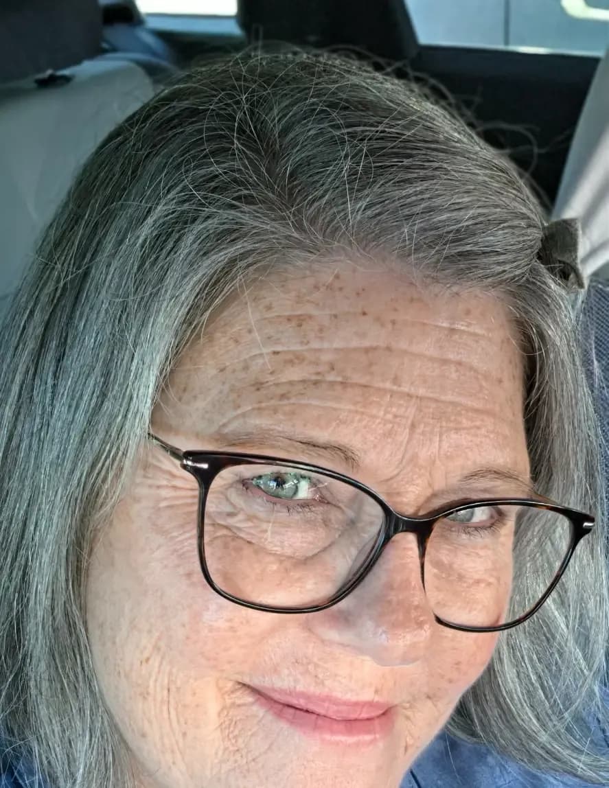 Amy T image