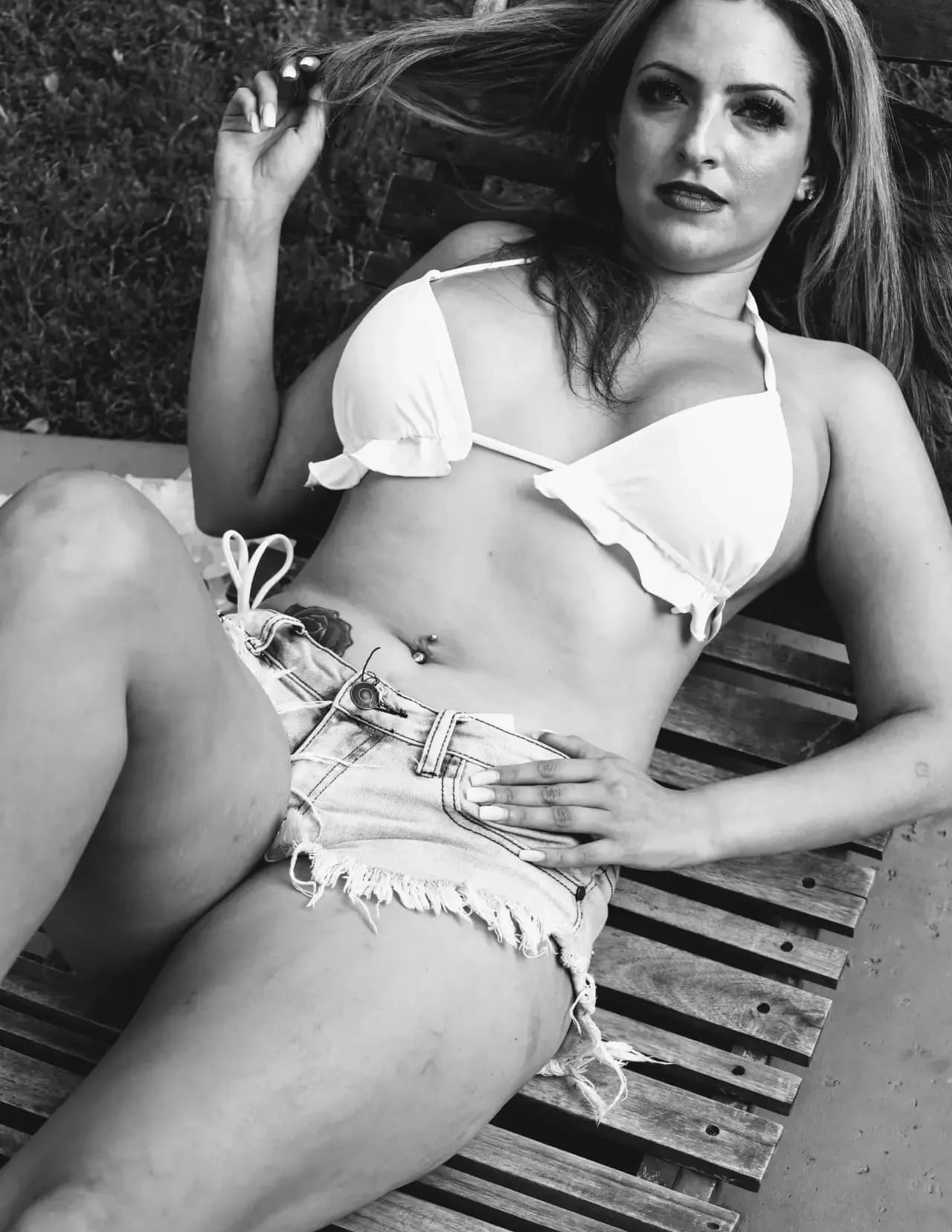 Christina Amber Lee image