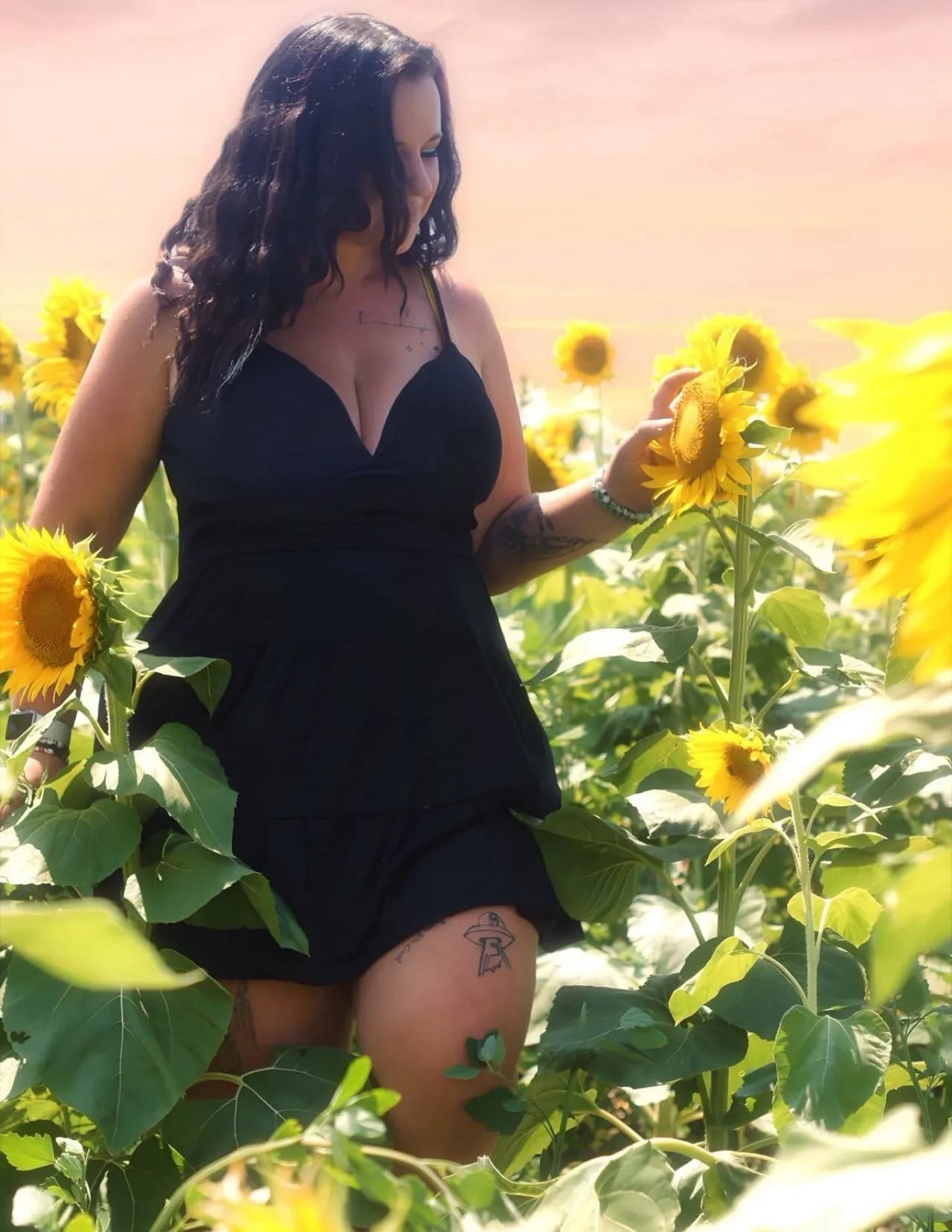 Mandi Rae image