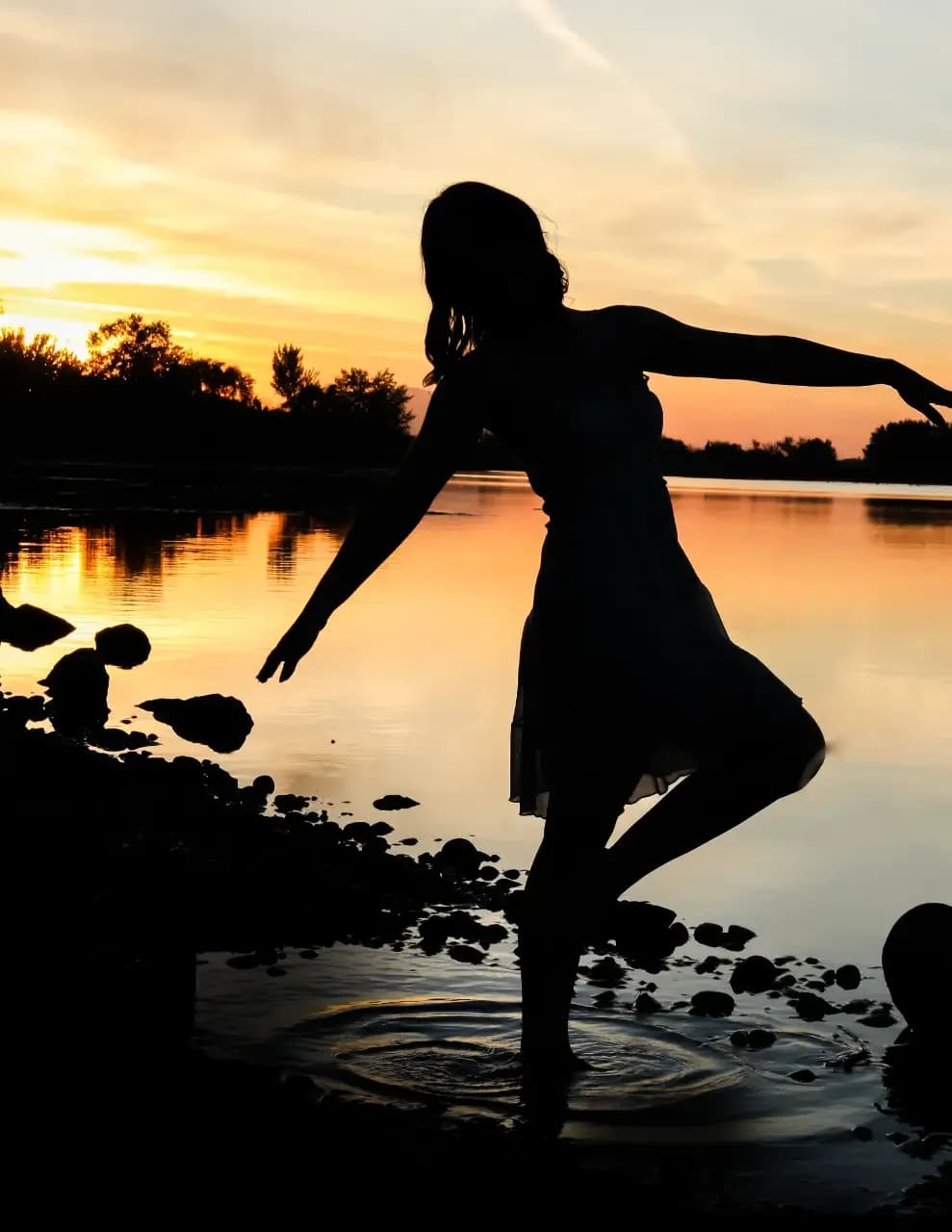 Willow Jones image