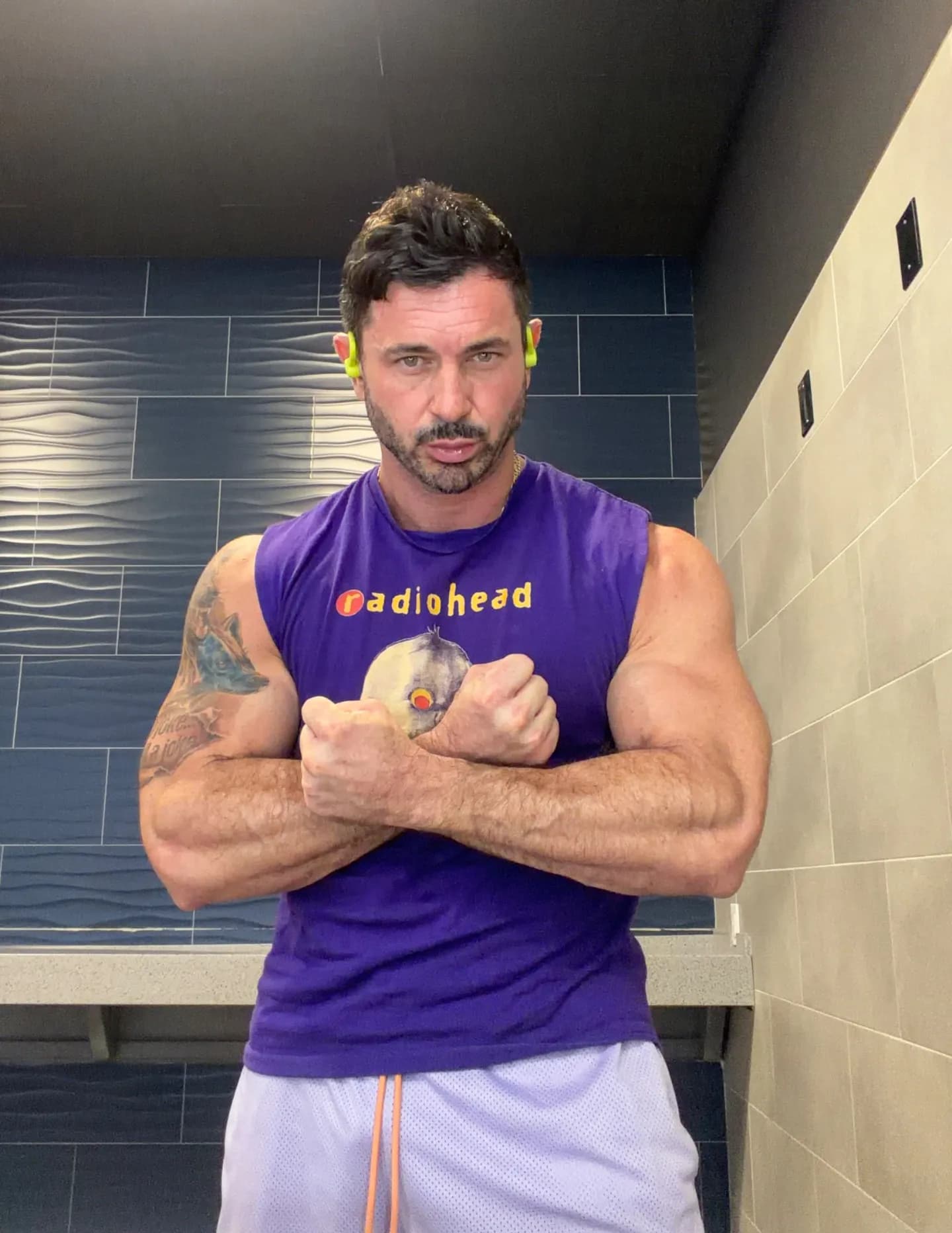 competitor QqaZg