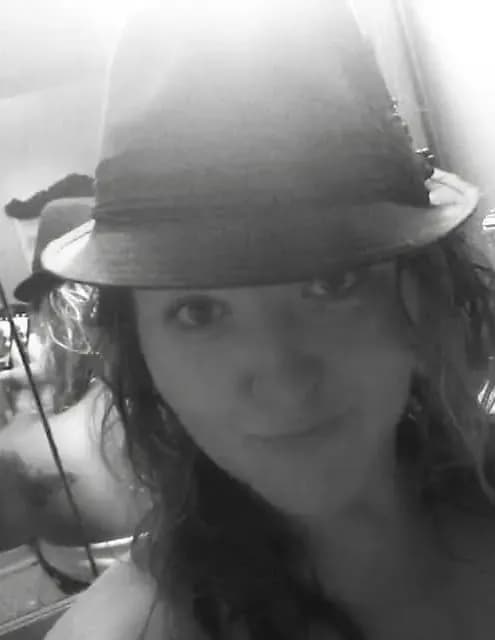 Purtygirl image