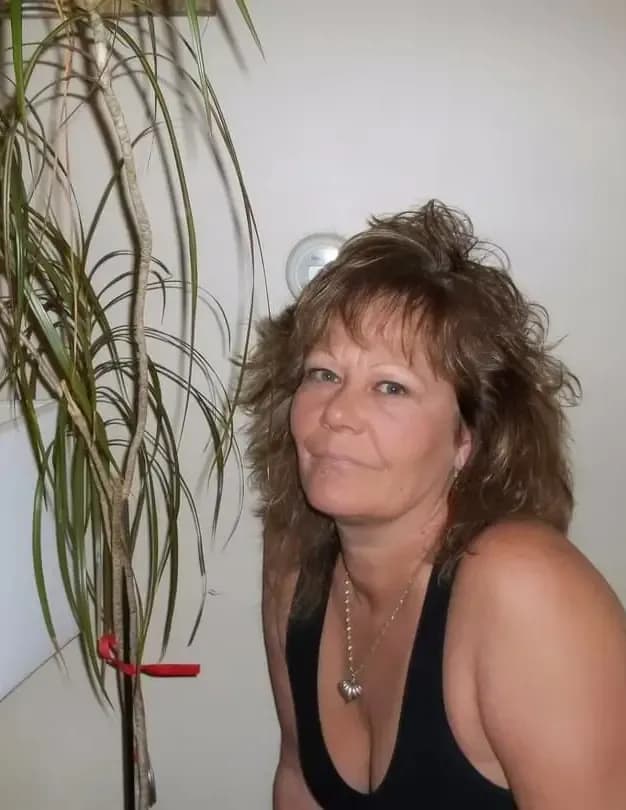 Susan Edwards image