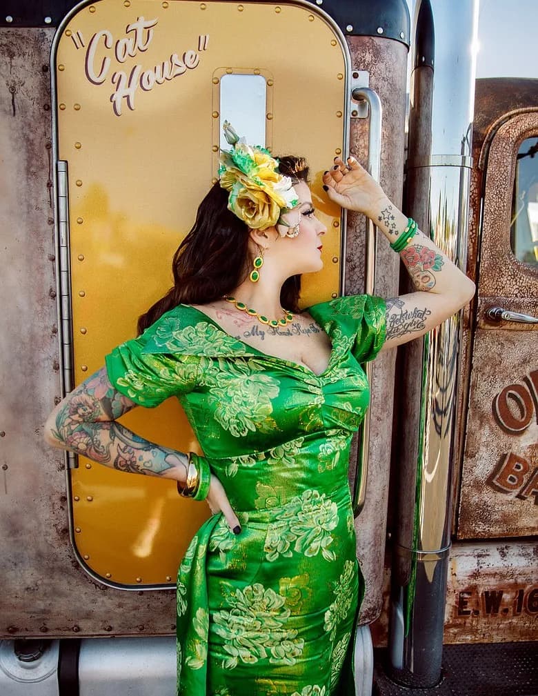 Heidi Calvert image